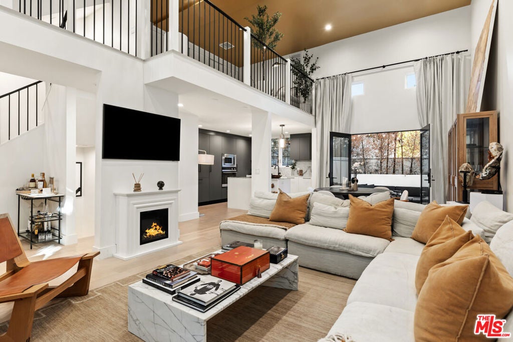 1025 Euclid Street 103