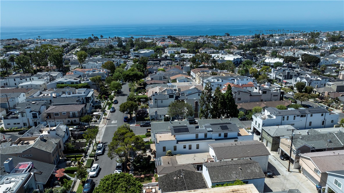Corona del Mar North of PCH (CNHW) - Residential