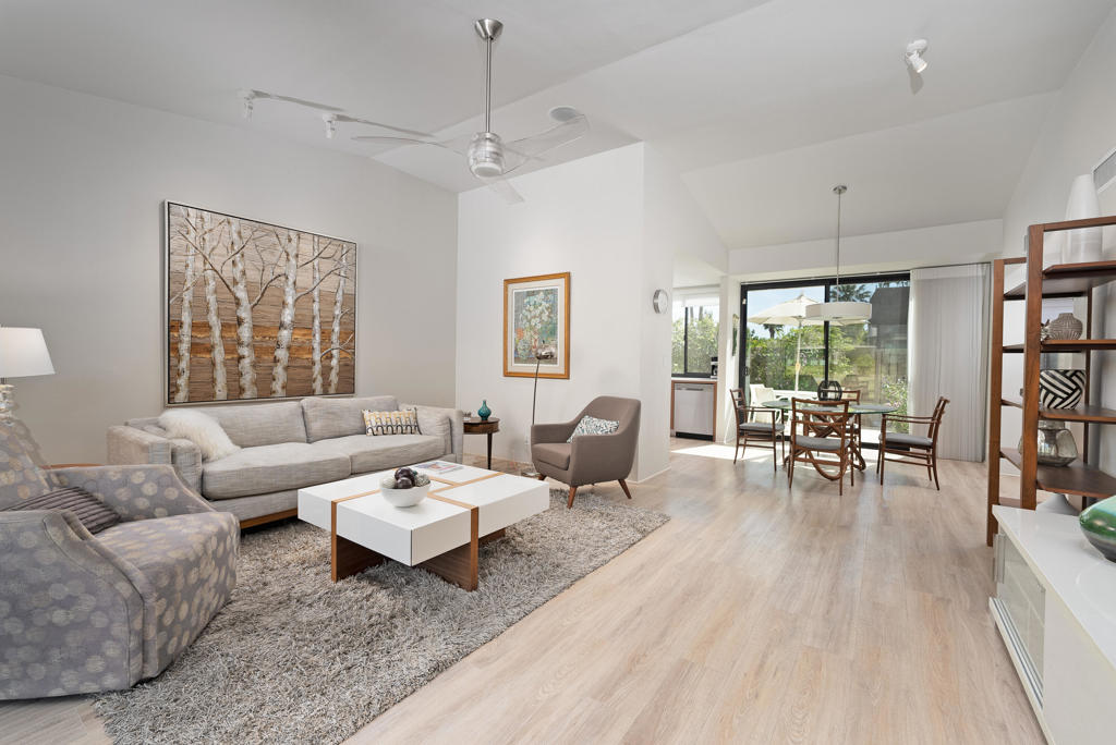 867 N Cerritos Drive