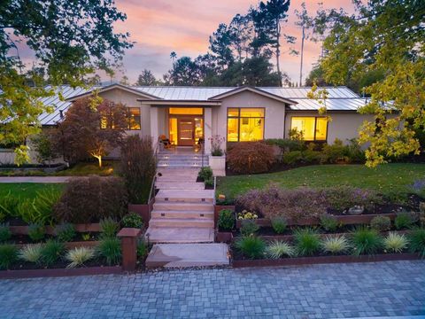 Photo of 1485 Oak Rim Drive, Hillsborough, CA 94010 (MLS # ML82025896) Photo of 1485 Oak Rim Drive, Hillsborough, CA 94010 (MLS # ML82025896)