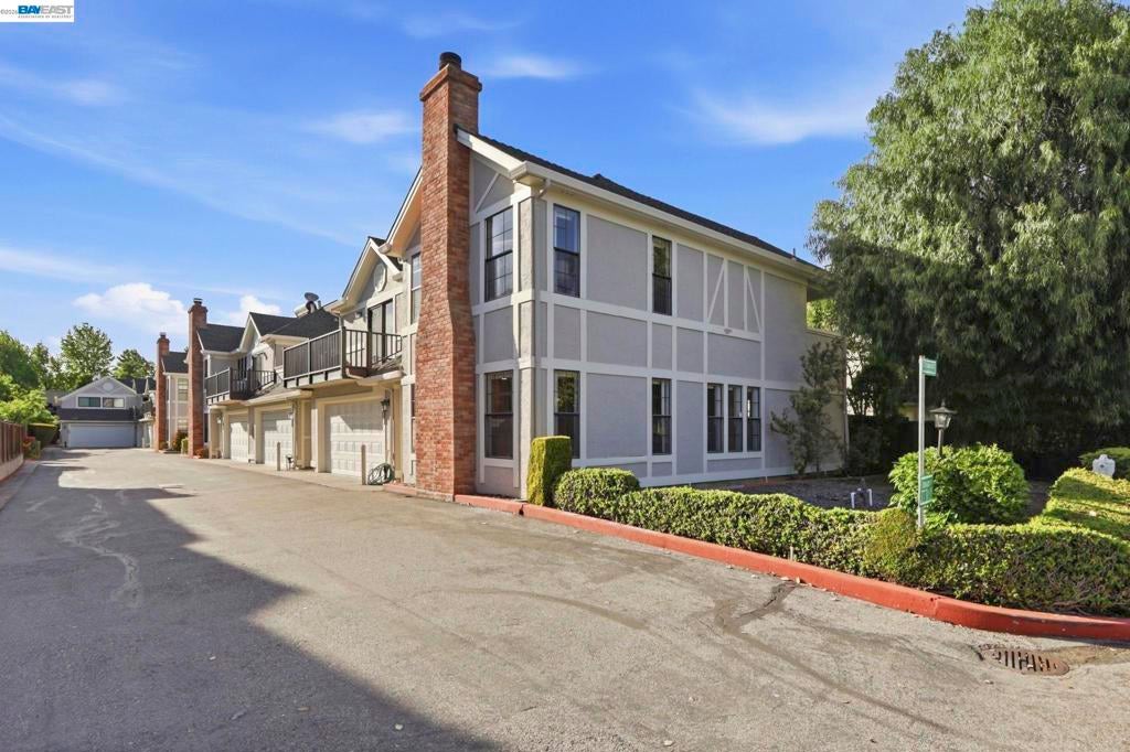 377 S Bernardo Ave