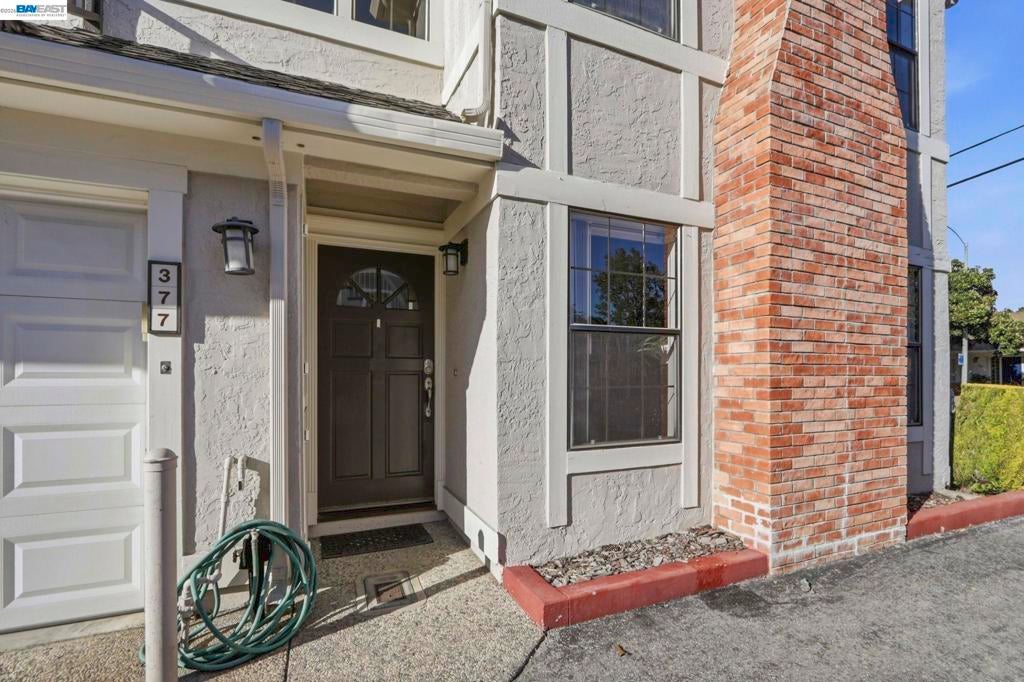 377 S Bernardo Ave
