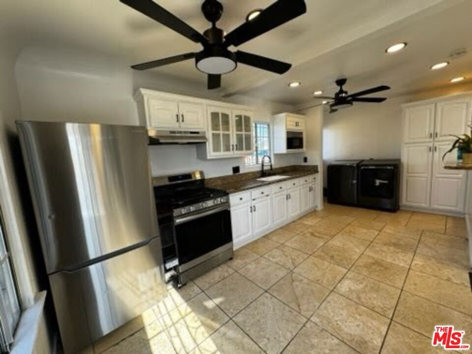644 E 118th Place