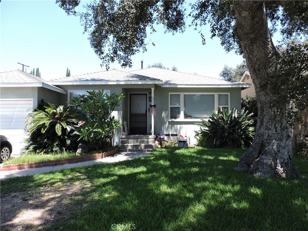 821 Oakdale