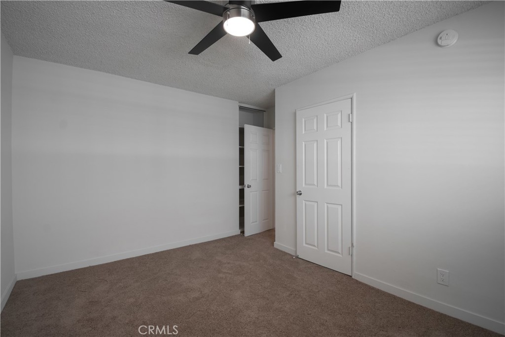 906 E Imperial