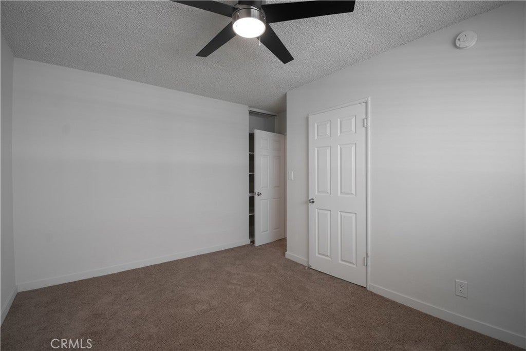 906 E Imperial