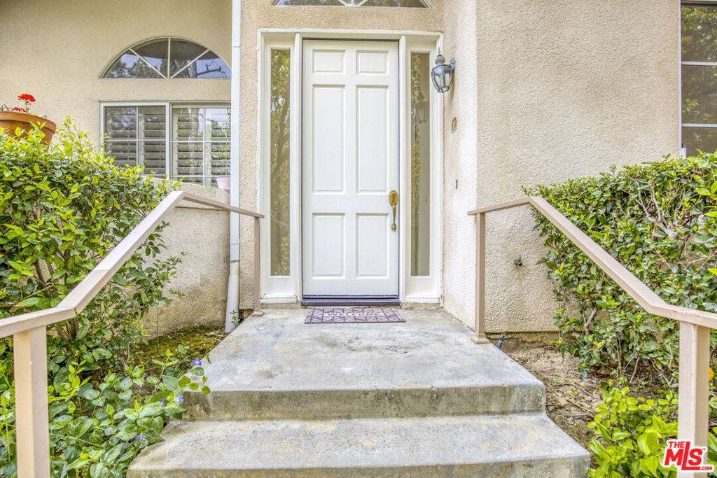 5340 Las Virgenes Road 20