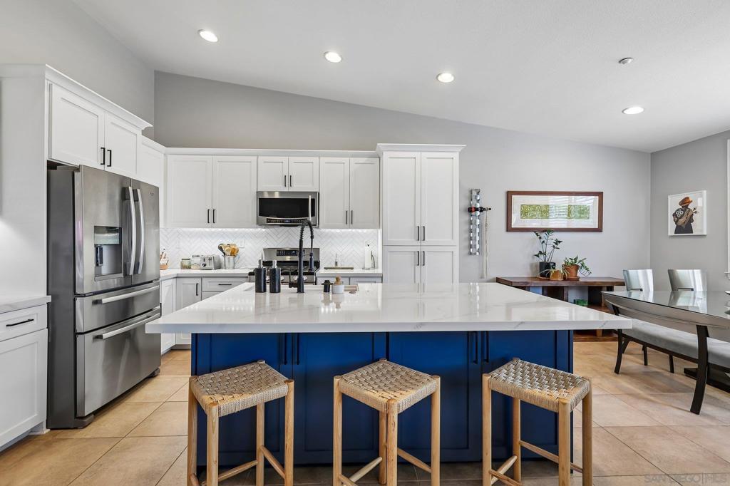 3156 Harbor Ridge Ln
