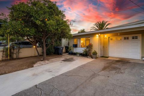1034 BARTLETT DR Vista CA 92084