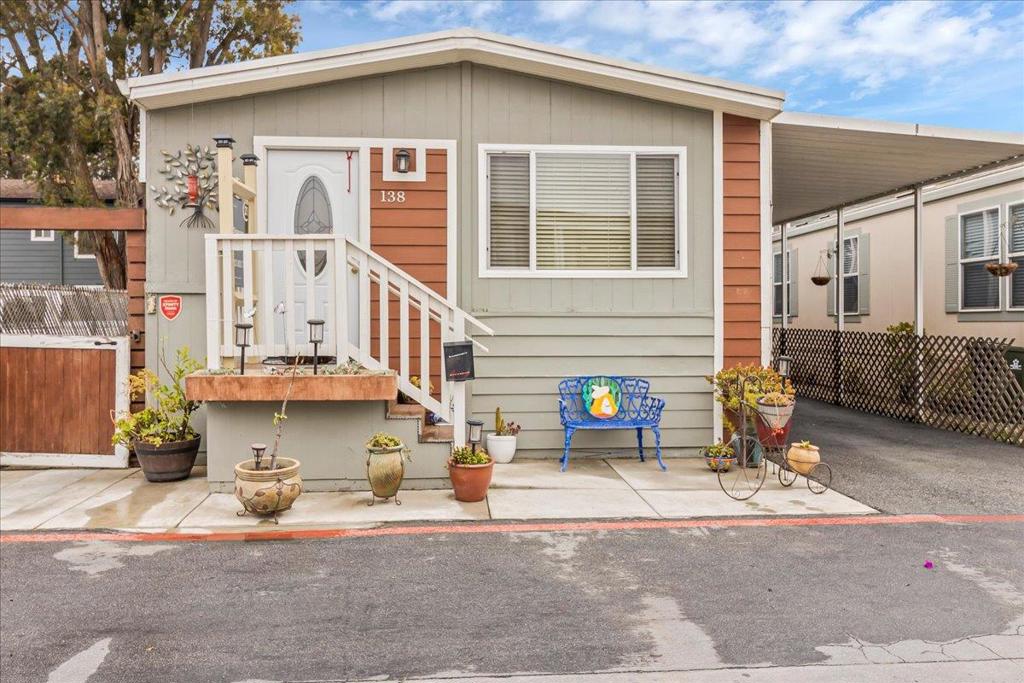 This is a must see, pride of ownership 2 bedroom mobile home, close to shopping centers and easy freeway access.