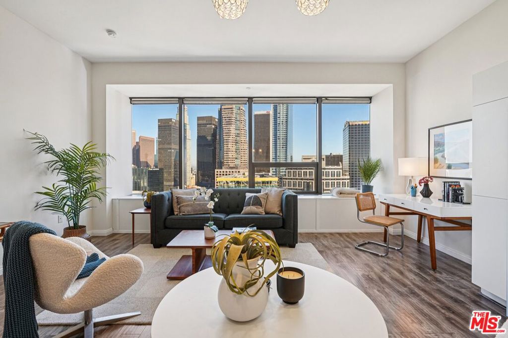 1100 Wilshire Boulevard 2209