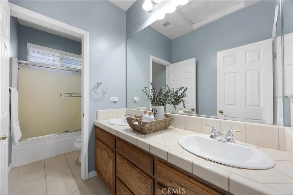 Bakersfield, California 93312, United States, 3 Bedrooms Bedrooms, ,3 BathroomsBathrooms,Residential,Active,216264