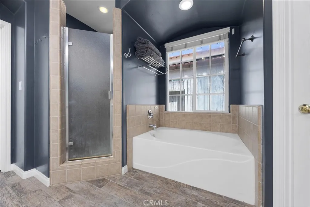 Bakersfield, California 93312, United States, 3 Bedrooms Bedrooms, ,3 BathroomsBathrooms,Residential,Active,216264