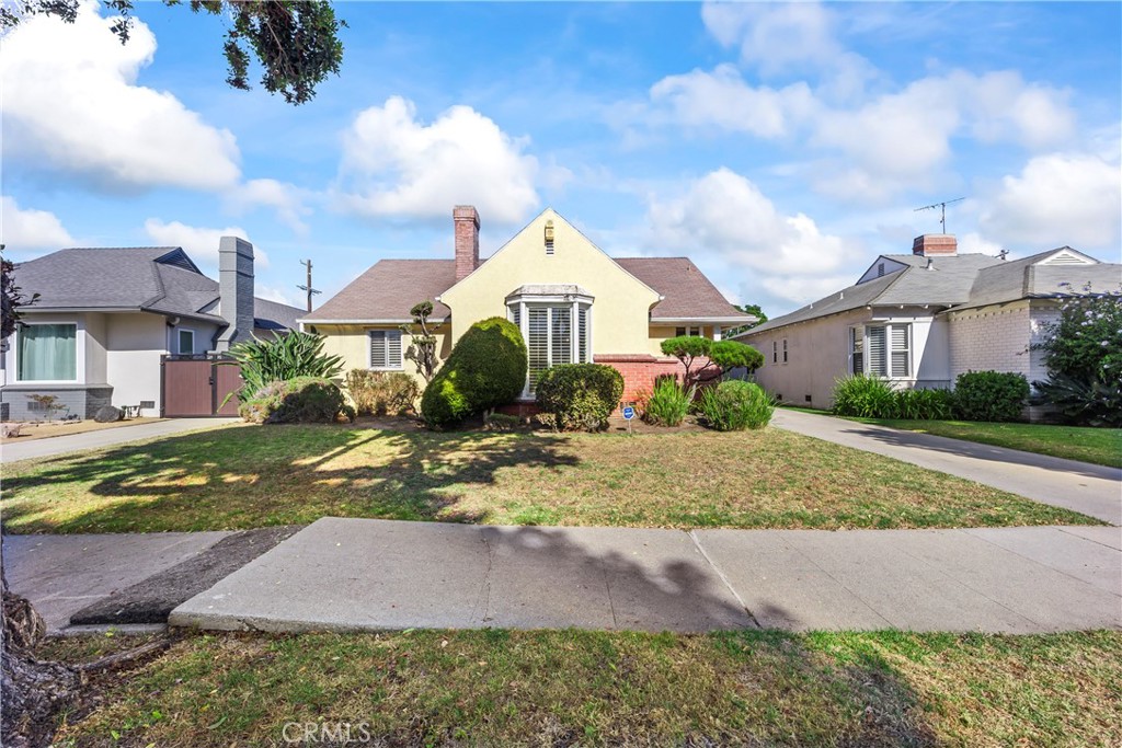 This beautifully maintained 3-bedroom, 2-bathroom home spans approximately 2,036 sq ft of thoughtfully designed living space. Perfectly situated in a highly desirable area, the location is truly unmatched—adjacent to Leimert Park and just minutes from SoFi Stadium, LA Live, Downtown Los Angeles, and Silicon Beach, offering the ideal balance of tranquility and urban convenience.
Inside, the home boasts a bright and open floor plan, seamlessly connecting the living, dining, and kitchen areas—perfect for entertaining or enjoying everyday life. The spacious bedrooms provide comfort and privacy, while the well-appointed bathrooms reflect modern finishes and attention to detail.
Outside, the property offers a welcoming yard and outdoor space, ideal for relaxing or hosting gatherings. This home is not just a residence—it’s a lifestyle opportunity in one of Los Angeles most coveted corridors.