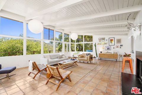 Photo of 19783 Valley View Drive, Topanga, CA 90290 (MLS # 26732693)