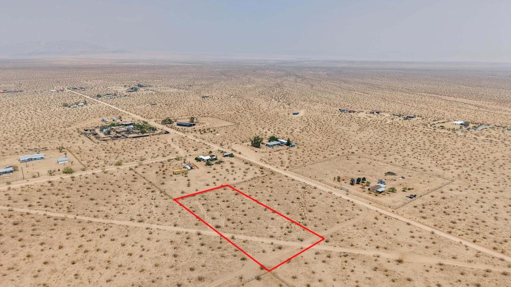 1.25 acres of usable land in Landers, ideal for investment, a desert getaway, or your next home project. Gently sloped terrain with light desert vegetation makes it easy to shape the property to your vision. Located near Reche Rd and within reasonable driving distance to Joshua Tree National Park. Buyer to verify all aspects of access, development, and land use.