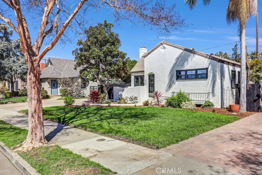 2327 Bonnie Brae