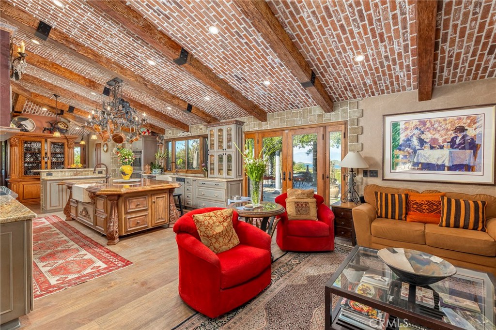 14260 Grande Vista Avenue