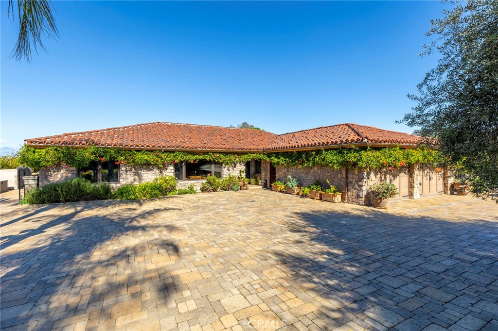 14260 Grande Vista Avenue