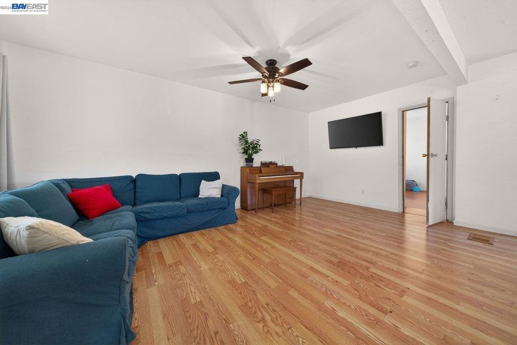 229 Lake Ave