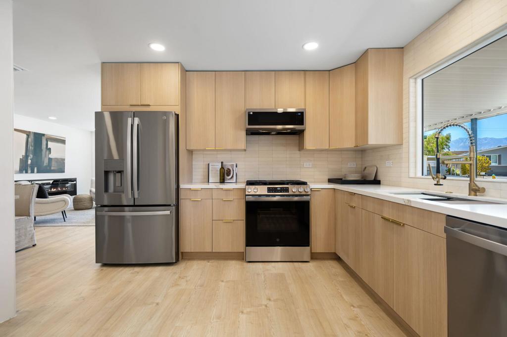 Tri Palm Estates - Residential