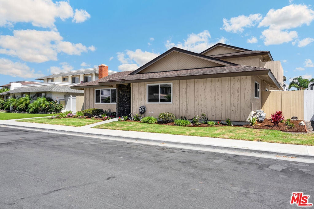 17082 Evergreen Circle