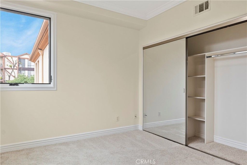 listing image 130729665433436980706