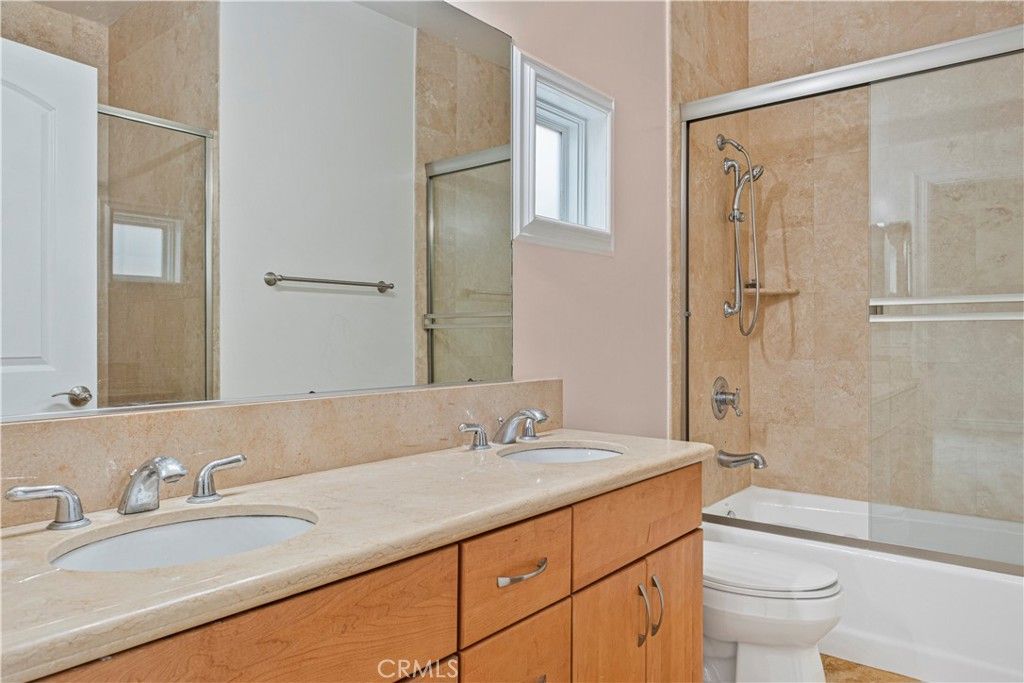 listing image 130725080974820954148