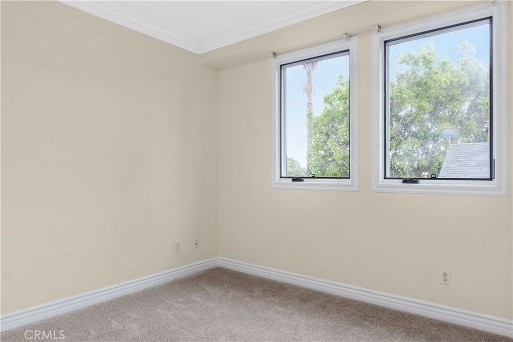 listing image 130728792082363067580