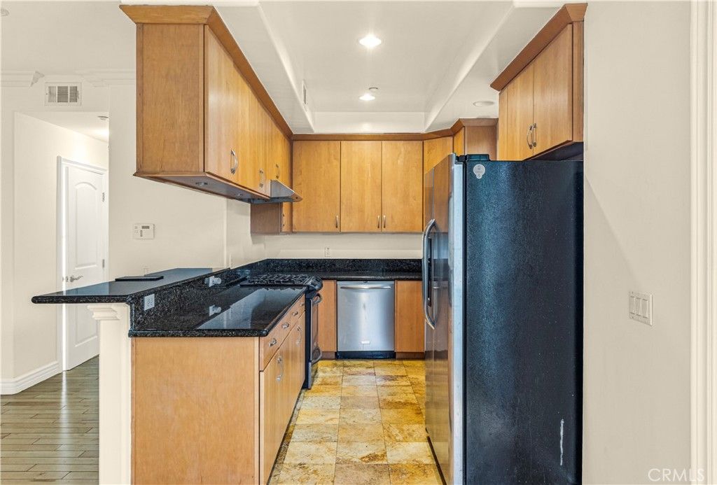 listing image 130726714173350307822