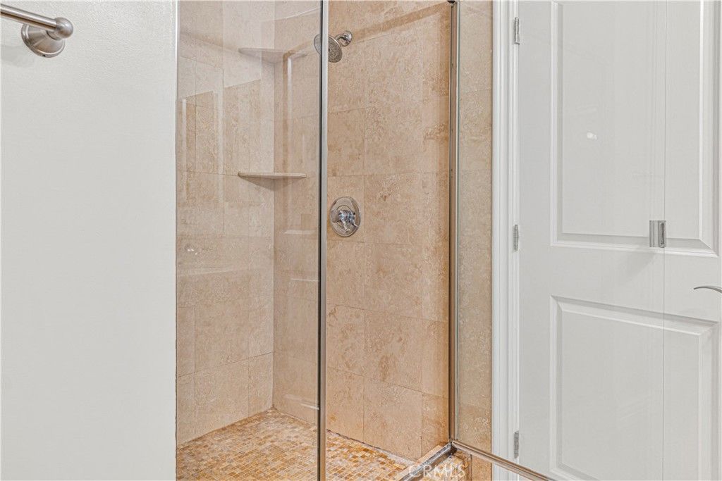 listing image 130727800433113109886