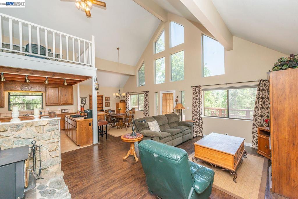 891 Salt Flat Rd