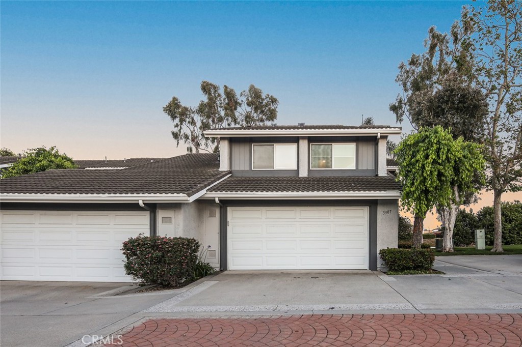3307 Calle La Veta