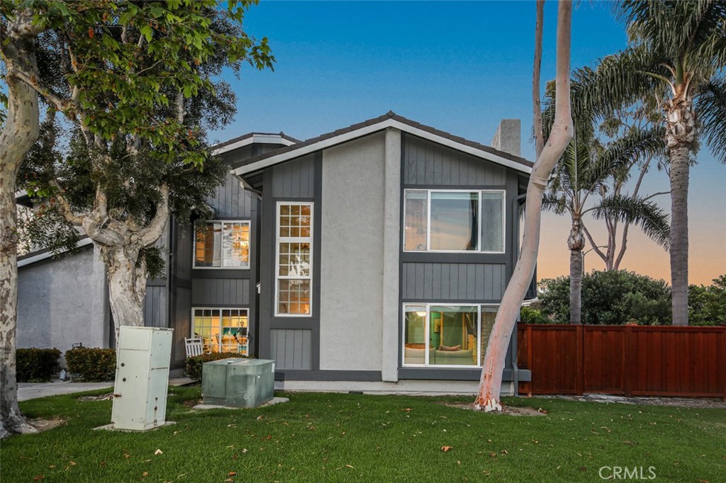 3307 Calle La Veta