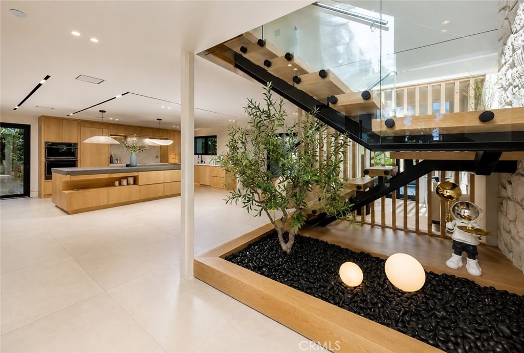 16732 Edgewater