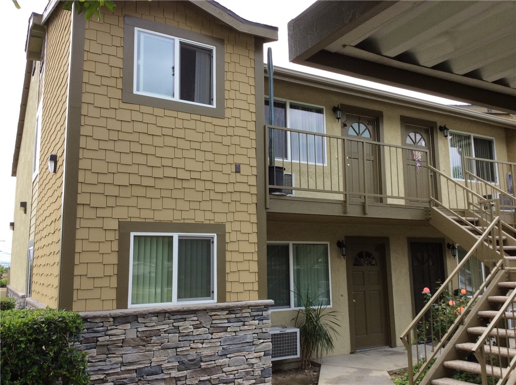 2 Bedroom Apartment in Ontario
Welcome to your new home in Ontario, CA! This spacious 2-bedroom, 2-bath apartment offers comfortable living with the convenience of two full bathrooms. Enjoy on-site laundry, assigned parking, and the support of an on-site manager for a hassle-free lifestyle. A perfect blend of comfort and convenience; make this inviting home yours today!