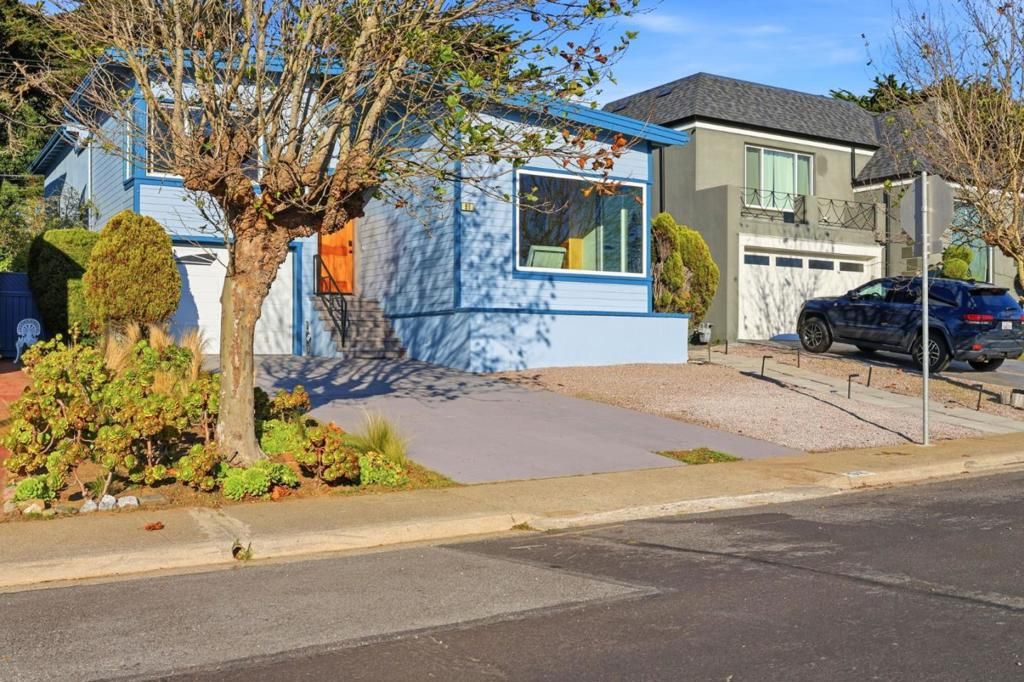 Photo of 98 Wilshire Avenue, Daly City, CA 94015 (MLS # ML82028345)