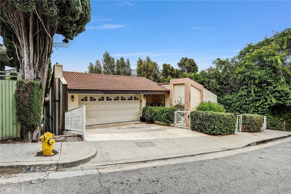 3334 Oak Glen DR, Los Angeles CA 90068