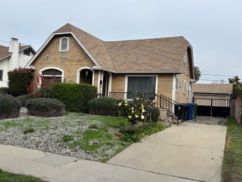 2047 w 78th place los angeles ca 90047