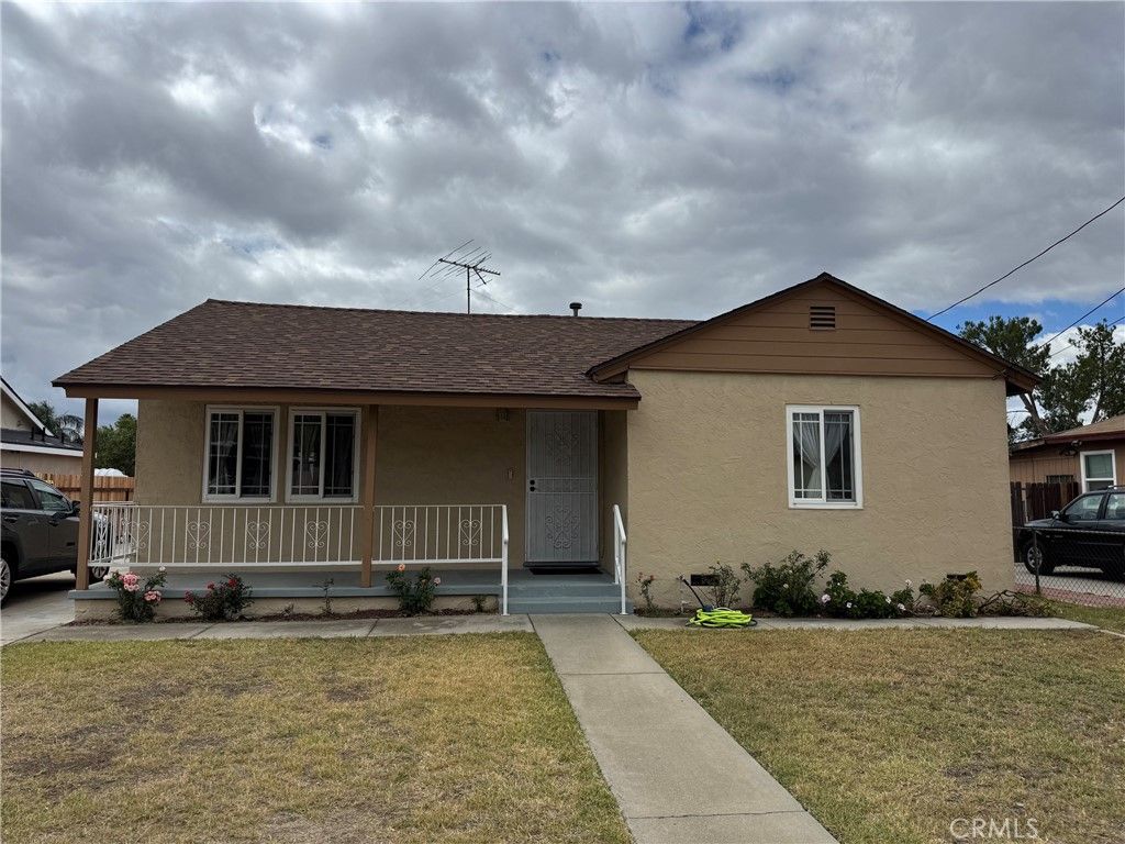 Photo of 16363 Mallory DR, Fontana, CA 92335 (MLS # IG26117343)