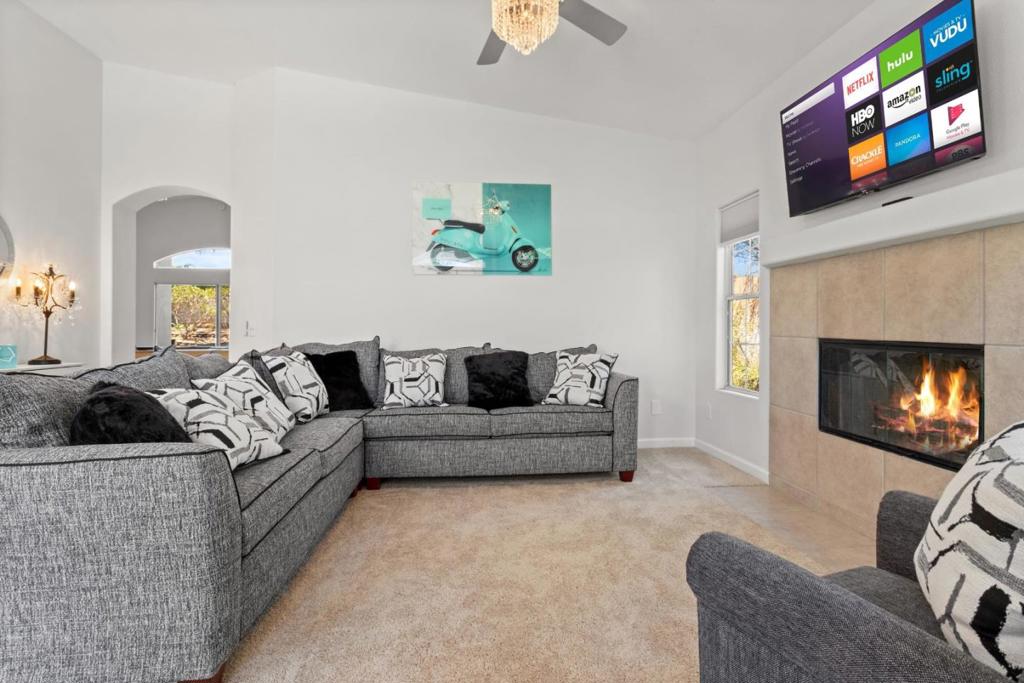 65976 Flora Avenue