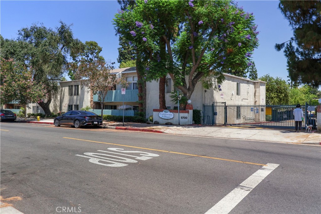 Welcome to this pristine, move-in-ready home, thoughtfully remodeled and located in the vibrant heart of Tarzana. This spacious residence features 3 generously sized bedrooms and 2 updated bathrooms, all designed with comfort and style in mind. Step into an open-concept floor plan that showcases a modern kitchen complete with quartz countertops, stainless steel appliances, and ample cabinetry—perfect for cooking and entertaining. Enjoy the private balcony with additional storage, ideal for relaxing or extra space. The interior boasts newly painted walls, modern Pergo flooring, and LED recessed lighting. A brand-new A/C and HEATING system ensures year-round comfort and efficiency. Located within a gated community, residents have access to premium amenities, including a swimming pool, recreation room, and a charming gazebo for gatherings and leisure. This home offers unparalleled convenience, just minutes from top-rated restaurants, shopping centers, the Lake Balboa Golf Course, public transportation, and freeway access. Don't miss this exceptional opportunity to experience the very best of Tarzana living!