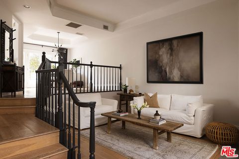 Photo of 4424 Moorpark Way #5, Toluca Lake, CA 91602 (MLS # 26640187)