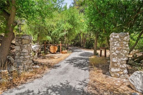 Photo of 501 S Mountain Avenue, Mt Baldy, CA 91759 (MLS # CV25159345)