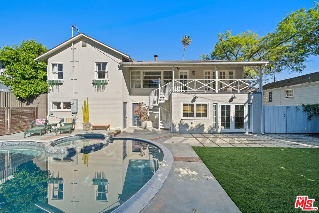 859 Cresthaven Drive