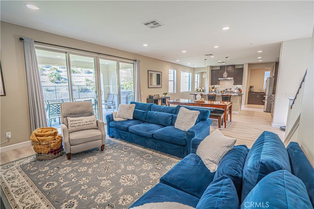 18642 Cedar Crest