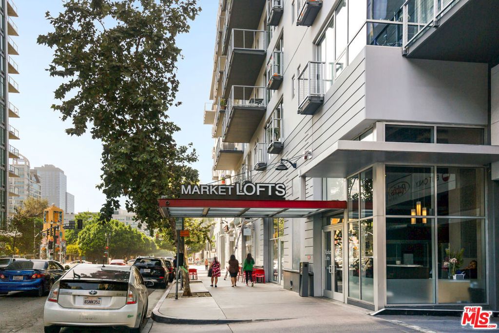 Photo of 645 W 9th Street #237, Los Angeles, CA 90015 (MLS # 25625193)