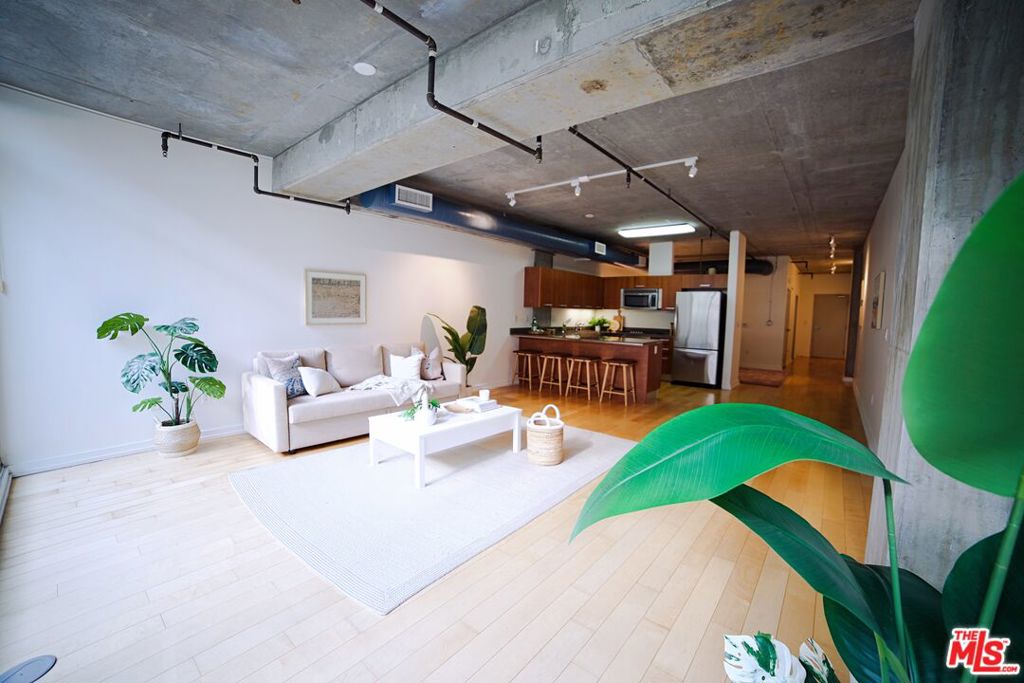 645 W 9th Street 237