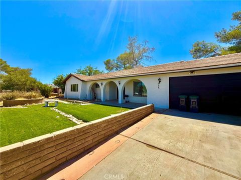 Photo of 135 S Broadway Street, Ridgecrest, CA 93555 (MLS # SW26038861)