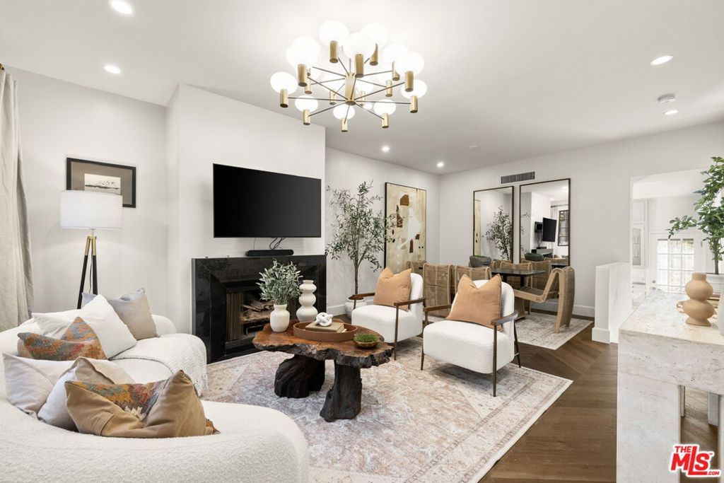 Photo of 202 San Vicente Boulevard #6, Santa Monica, CA 90402 (MLS # 26633023)